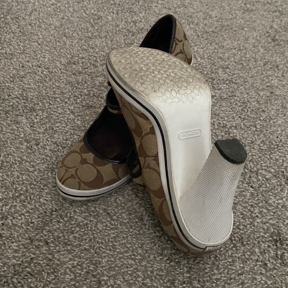 Coach ladies heels - Picture 3 of 4